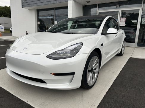 Used 2023 Tesla Model 3 Standard Range image 3