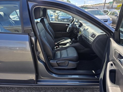 Used 2011 Volkswagen Jetta SE image 14