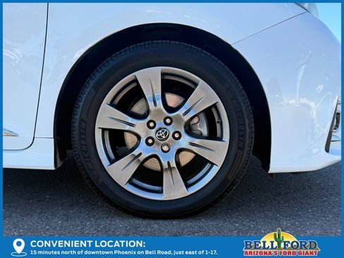 Used 2019 Toyota Sienna SE image 5