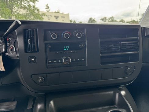 Used 2008 Chevrolet Express 3500 image 17