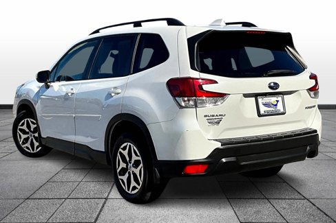 Used 2020 Subaru Forester Premium image 2
