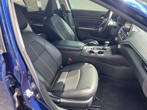 Used 2021 Nissan Altima 2.5 SR w/ SR Premium Package image 17