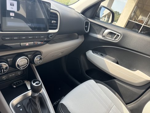 New 2025 Hyundai Venue SEL image 10