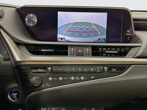 Used 2020 Lexus ES 300h w/ Premium Package image 16