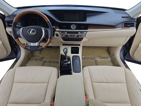 Used 2015 Lexus ES 300h image 9