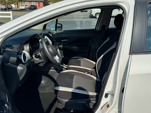 Used 2022 Nissan Versa SV image 15
