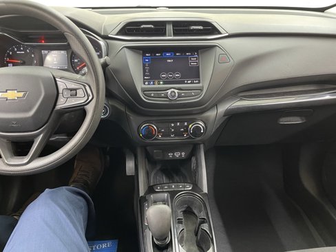 Used 2022 Chevrolet TrailBlazer LT w/ LPO, Blackout Package image 23
