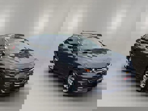 Used 2018 Chevrolet Malibu LS image 3