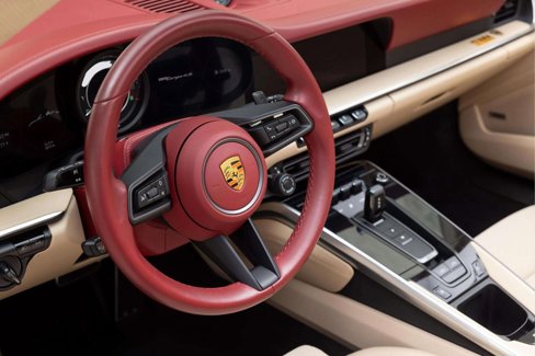 Used 2021 Porsche 911 Targa 4S Heritage Design image 12