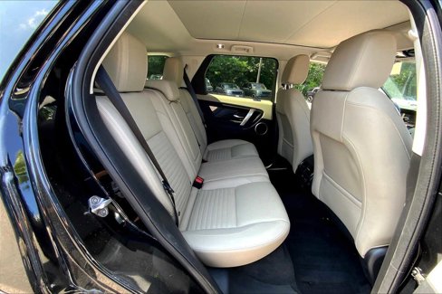 Used 2023 Land Rover Discovery Sport S image 17