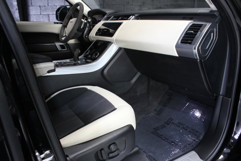 Used 2020 Land Rover Range Rover Sport HST image 36