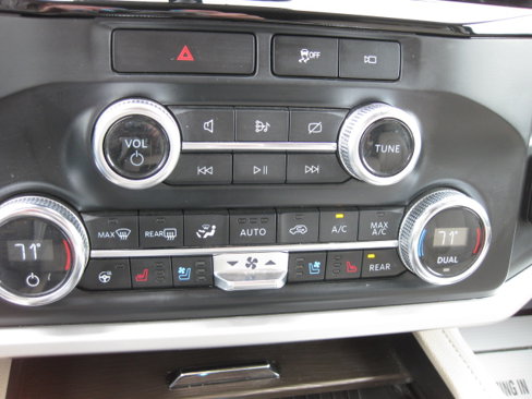 Used 2022 Ford Expedition Limited image 18