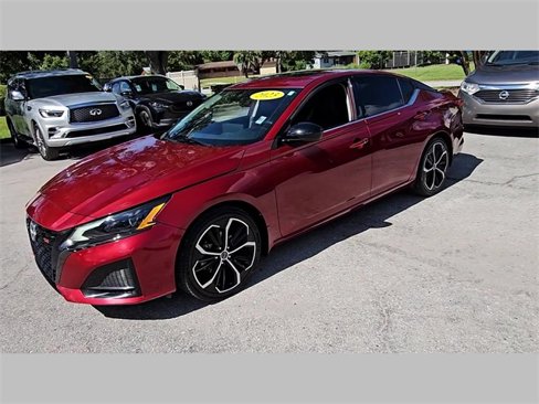 Used 2023 Nissan Altima 2.5 SR image 34