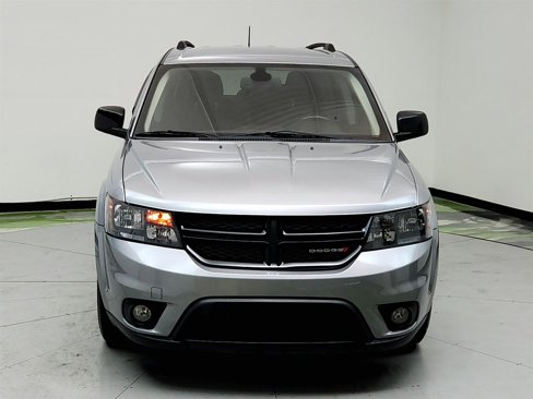 Used 2019 Dodge Journey SE w/ Connectivity Group image 2