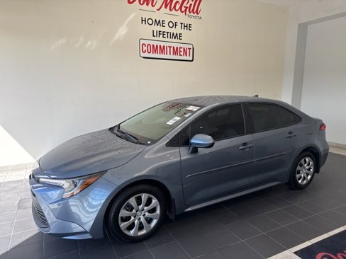 Certified 2025 Toyota Corolla LE image 1
