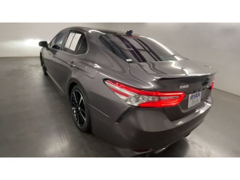Used 2019 Toyota Camry XSE image 7