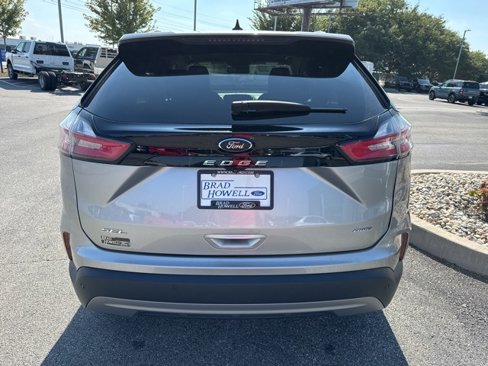 Used 2022 Ford Edge SEL w/ Convenience Package image 7