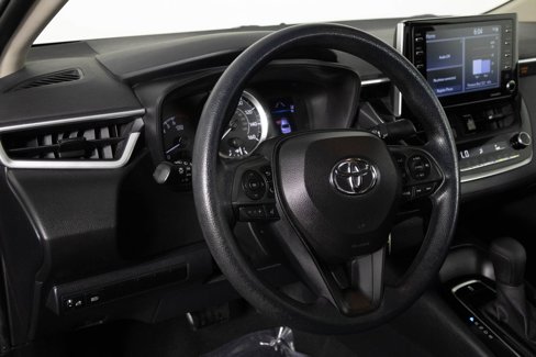 Used 2021 Toyota Corolla LE image 29