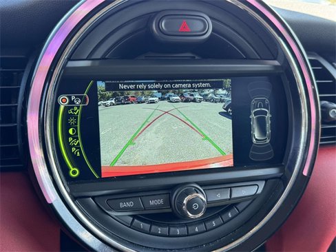Used 2018 MINI Cooper S image 27