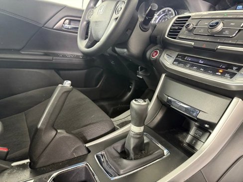 Used 2013 Honda Accord EX image 38
