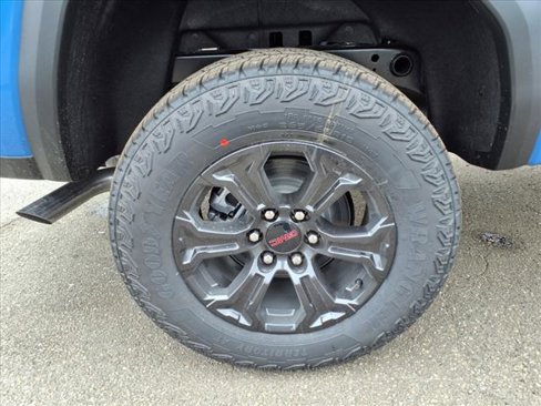 New 2025 GMC Canyon Elevation w/ Convenience Package image 7
