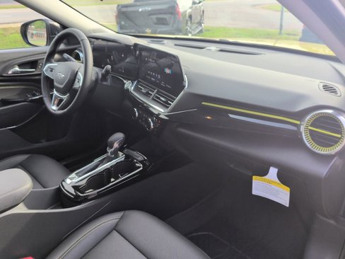 New 2025 Chevrolet Trax ACTIV w/ Driver Confidence Package image 26