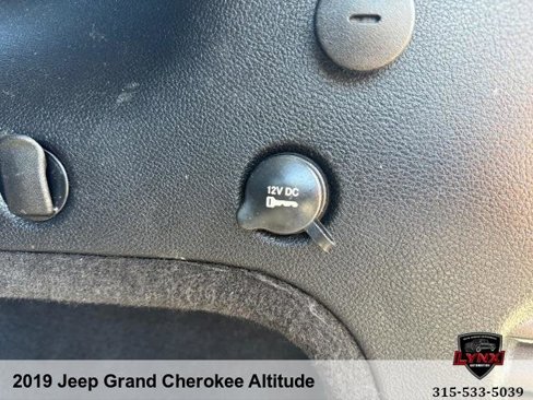 Used 2019 Jeep Grand Cherokee Altitude image 41