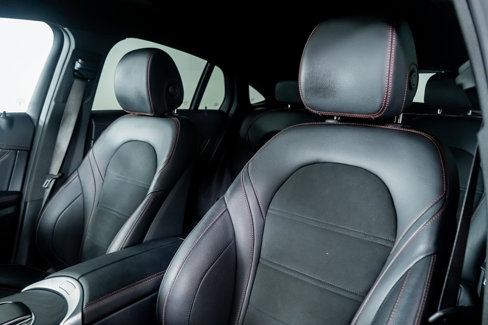 Used 2023 Mercedes-Benz GLC 300 4MATIC Coupe image 3