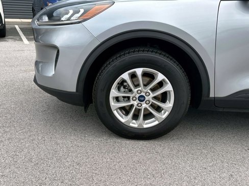 Used 2021 Ford Escape SE image 12