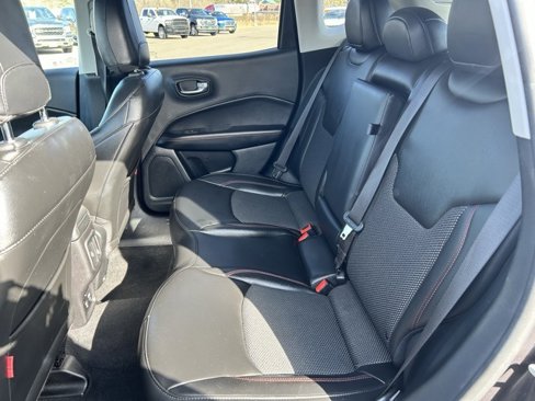 Used 2021 Jeep Compass Trailhawk image 12