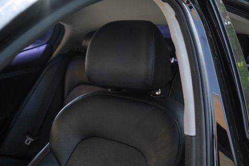 Used 2018 Kia Stinger Premium image 32