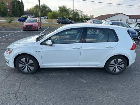 Used 2016 Volkswagen e-Golf SE w/ DC Fast Charging Package image 2