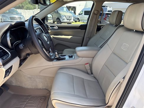Used 2018 Jeep Grand Cherokee Overland image 9