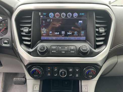 Used 2019 GMC Acadia SLT image 30