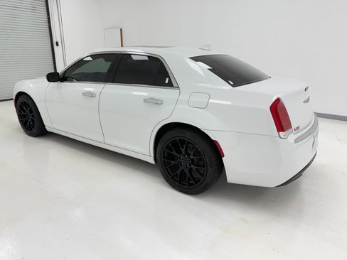 Used 2019 Chrysler 300 Limited image 37