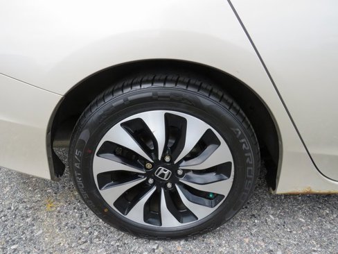 Used 2015 Honda Accord Hybrid Sedan image 29
