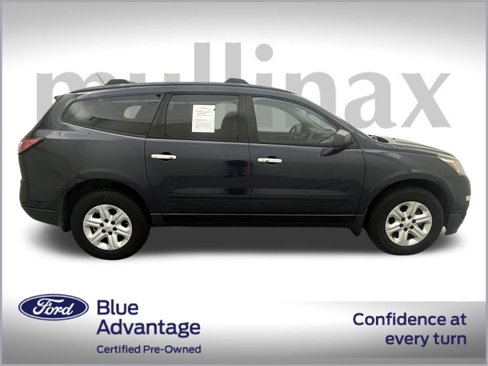 Used 2016 Chevrolet Traverse LS image 2