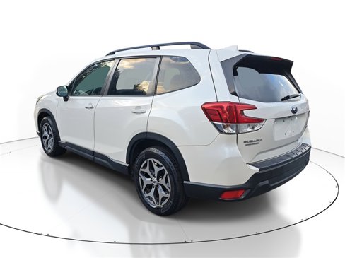 Used 2019 Subaru Forester Premium w/ All-Weather Package image 4