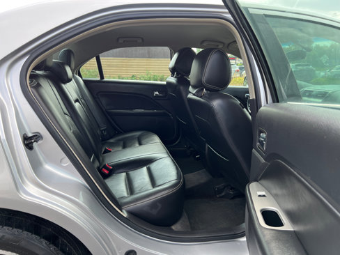 Used 2012 Ford Fusion SEL image 32