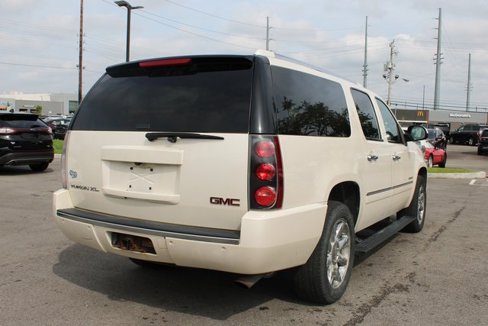 Used 2014 GMC Yukon XL Denali image 52