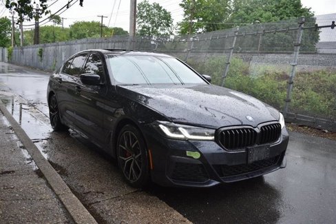Used 2023 BMW 530e w/ Premium Package image 4