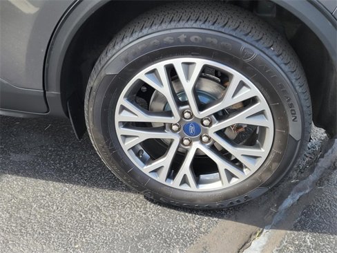 Used 2020 Ford Escape SEL image 9
