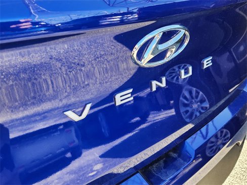 Used 2025 Hyundai Venue SEL image 9