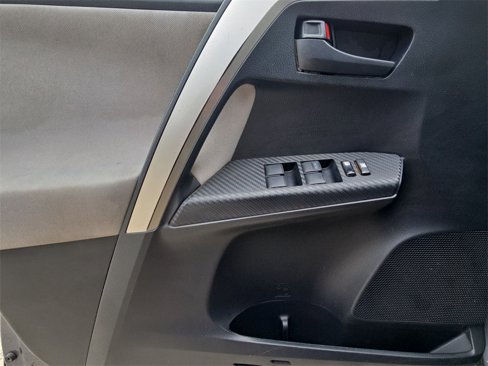 Used 2015 Toyota RAV4 LE image 23