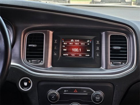 Used 2016 Dodge Charger SE image 29