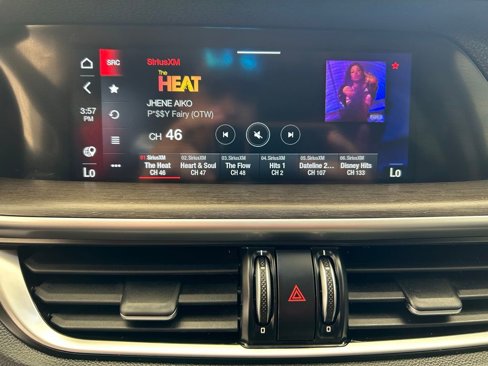 Used 2021 Alfa Romeo Stelvio Ti w/ Nero Edizione image 34
