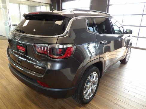 Used 2022 Jeep Compass Latitude image 6