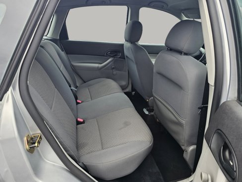 Used 2005 Ford Focus ZX5 Hatchback image 21