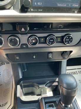 Used 2017 Toyota Tacoma TRD Sport image 30