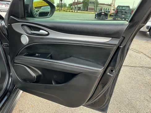 Used 2018 Alfa Romeo Stelvio Ti Sport image 19